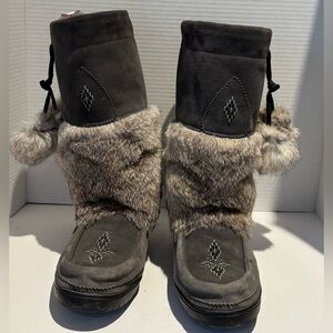 MANITOBAH Mukluks Snowy Owl Suede Waterproof Comfort Winter Boots Size 7